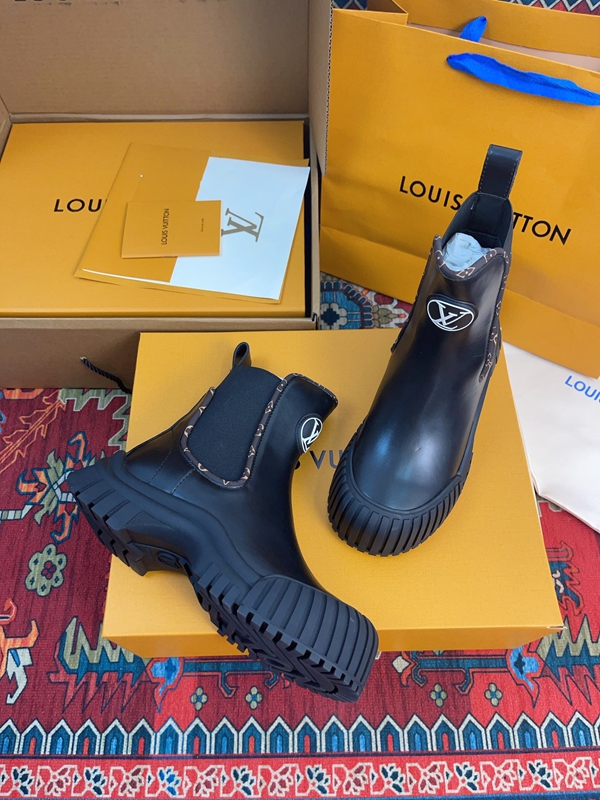 ルイヴィトン靴背面デザイン